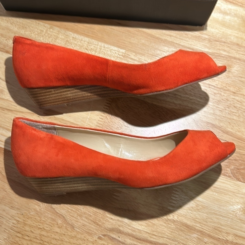 Talbots ladies wedge dress shoes size 9.5. Orange suede. Preowned good condition - Picture 9 of 16